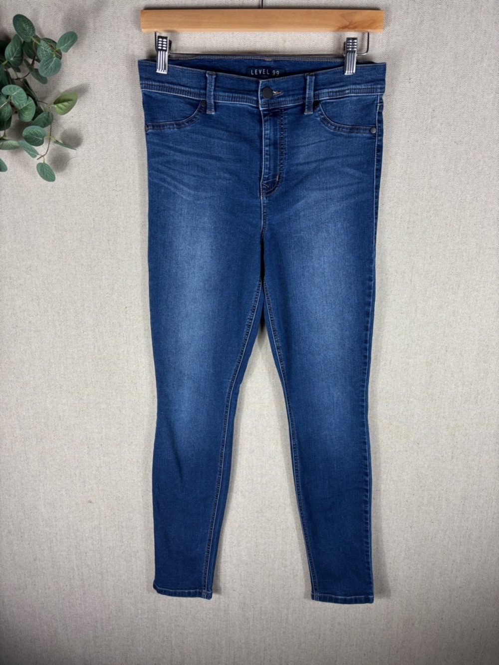 Level 99 > High Rise Medium Wash Skinny Jeans 29